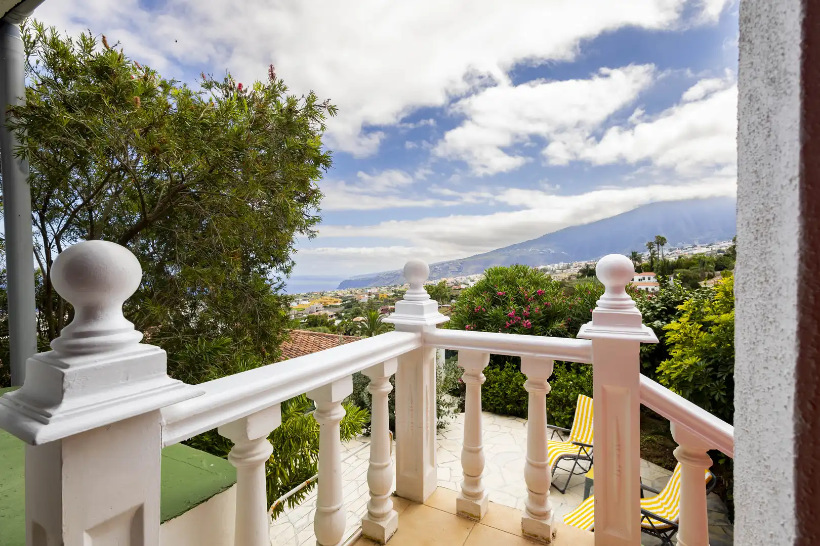Vista exterior de Casa o chalet en venta en La Orotava con Jardín privado, Terraza y Trastero