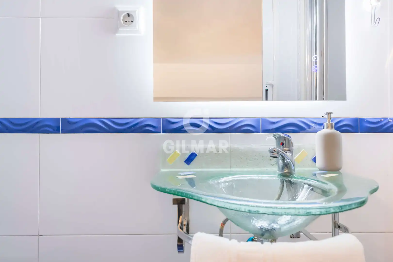 Bathroom of Apartments for sale in Madrid  with Heating