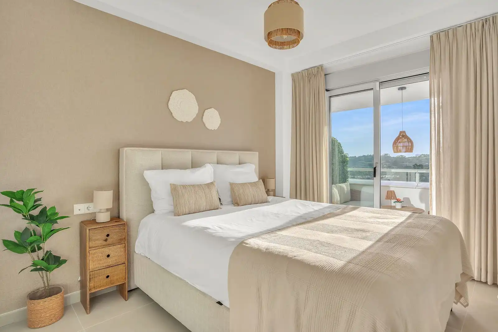 Dormitori de Apartament en venda en Estepona amb Terrassa, Traster i Moblat