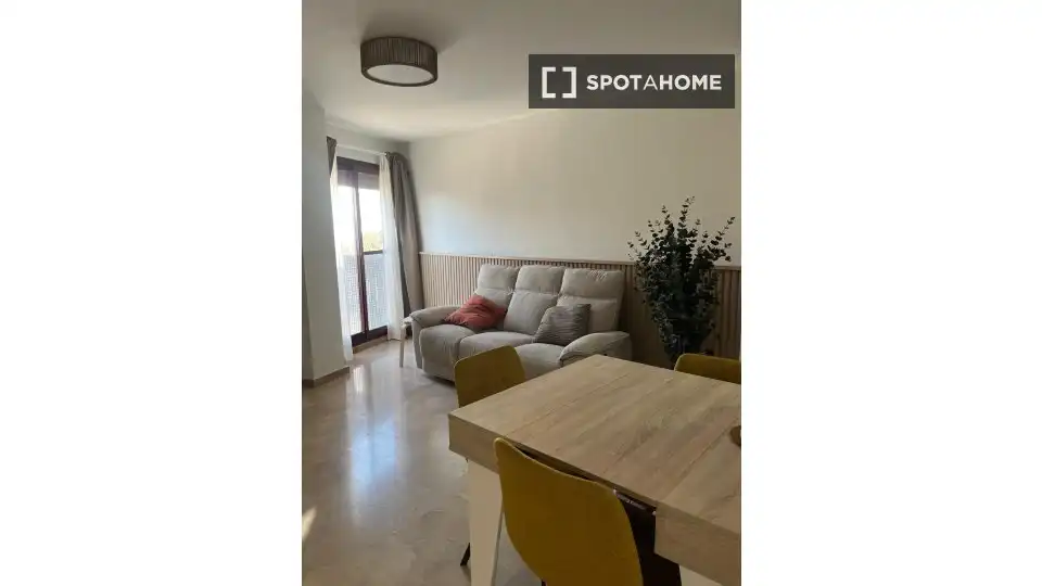 Bedroom of Flat for share in Centro