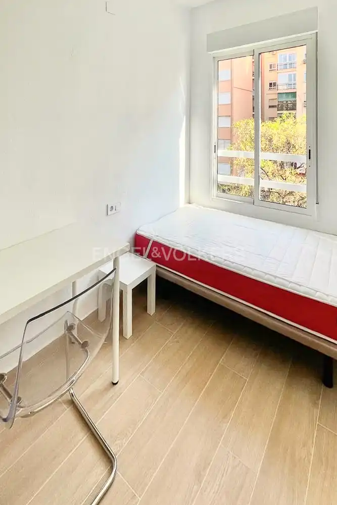 Habitación de Piso en venta en Valencia con Calefacción y Balcón