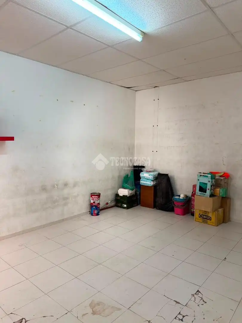 Local comercial en venda a Sur