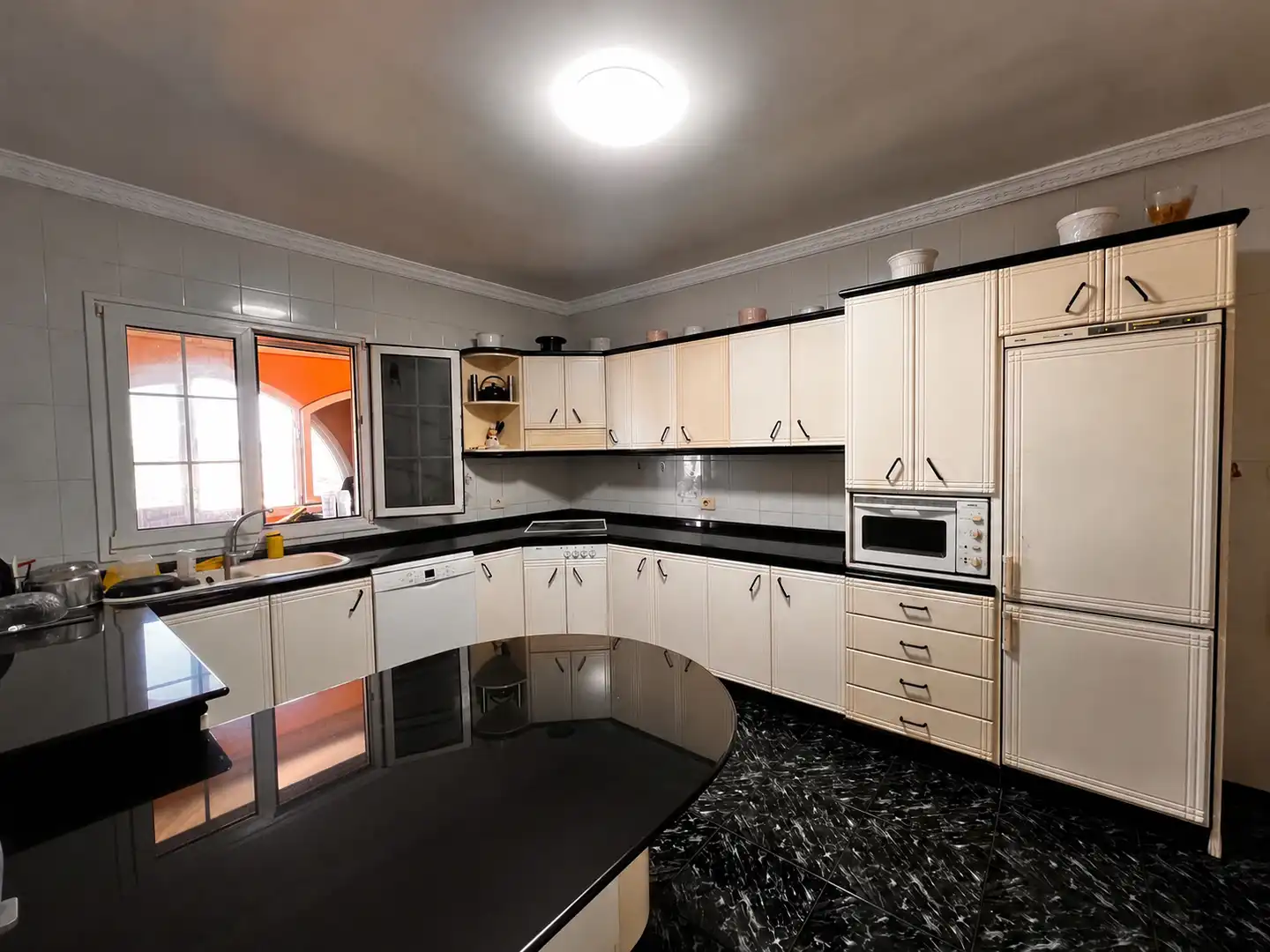 Cuina de Casa o xalet en venda en San Bartolomé de Tirajana amb Aire condicionat, Jardí privat i Terrassa