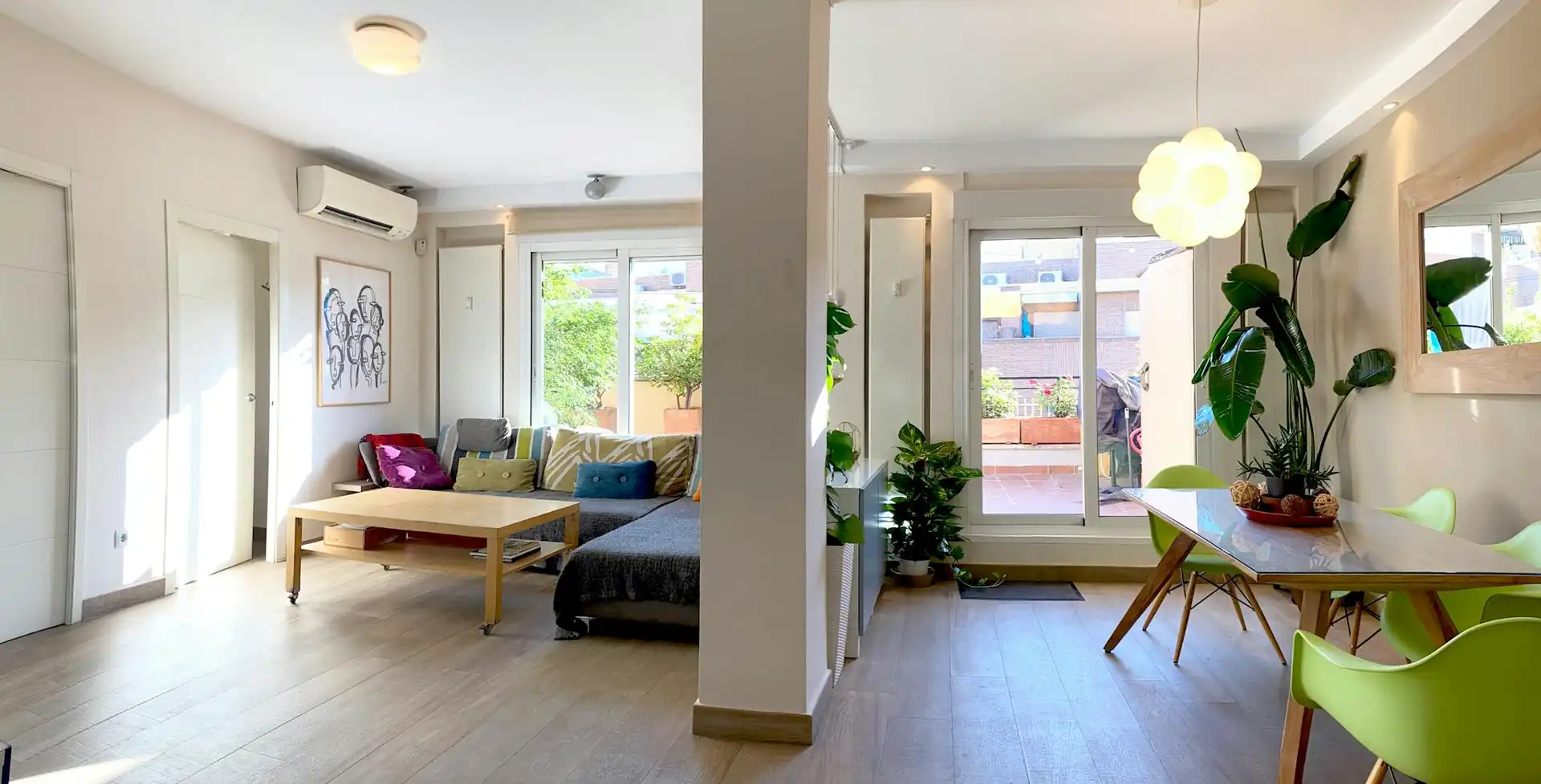 Living room of Flat for rent in Madrid  with Air Conditioner, Heating and Furnished