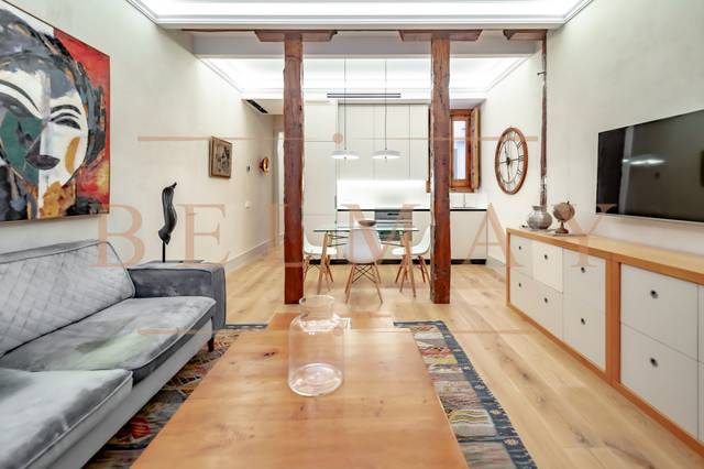 Piso en Venta en Plaza de Matute en Cortes - Huertas