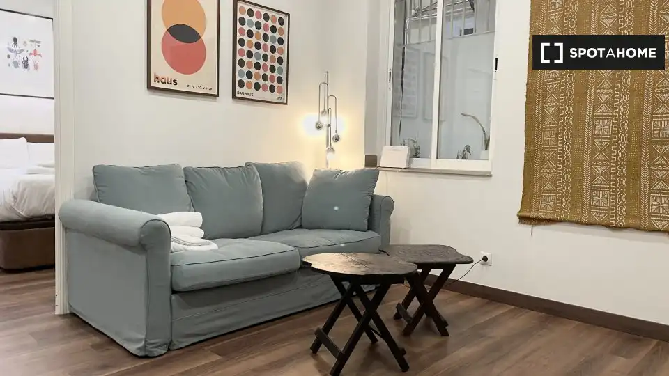 Living room of Flat for rent in Madrid  with Air Conditioner, Heating and Furnished