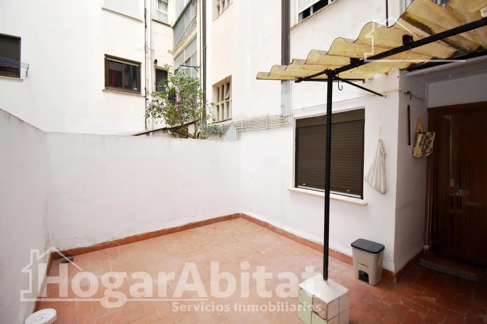 Vista exterior de Piso en venta en Castellón de la Plana / Castelló de la Plana con Terraza