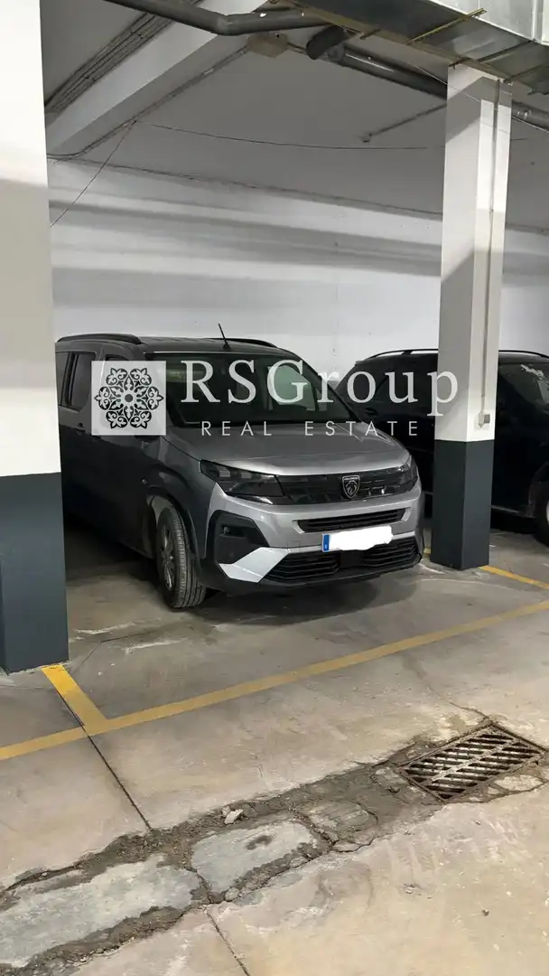 Außenansicht von Garage zum Verkauf in Bormujos