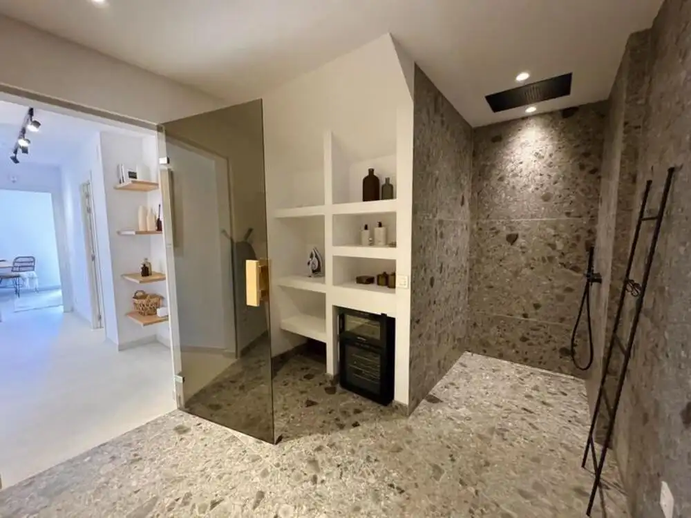 Badezimmer von Maisonette zur Miete in Benahavís mit Klimaanlage, Terrasse und Abstellraum