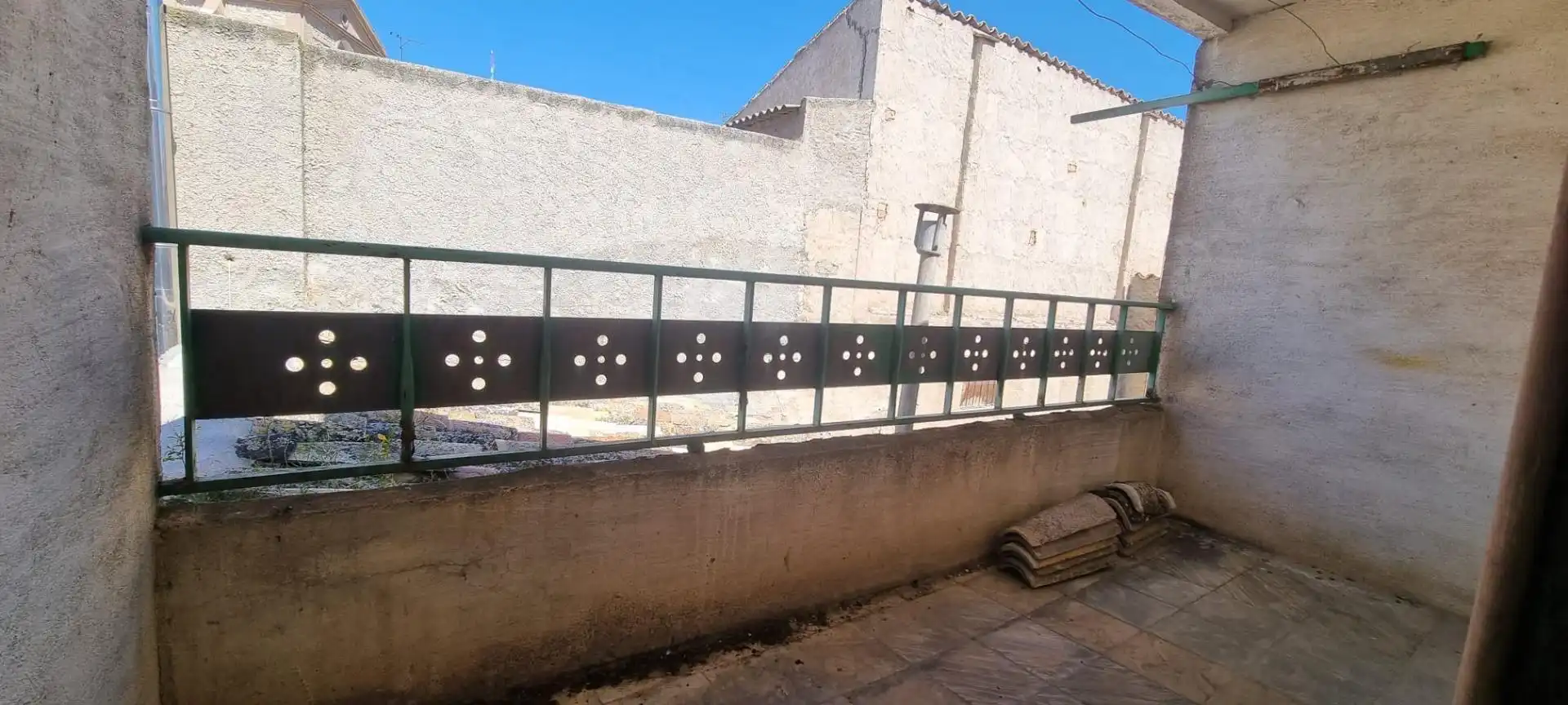 Vista exterior de Casa o xalet en venda en Épila amb Calefacció i Terrassa