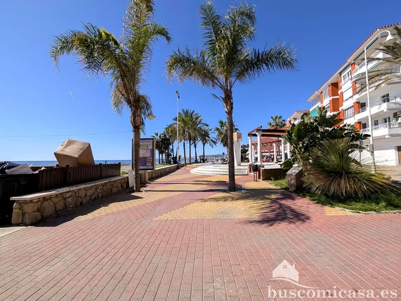 Vista exterior de Planta baja en venta en Algarrobo con Jardín privado, Terraza y Amueblado