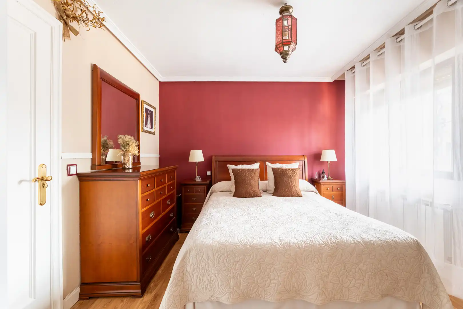 Schlafzimmer von Haus oder Chalet zum Verkauf in Pozuelo de Alarcón mit Klimaanlage, Heizung und Privatgarten