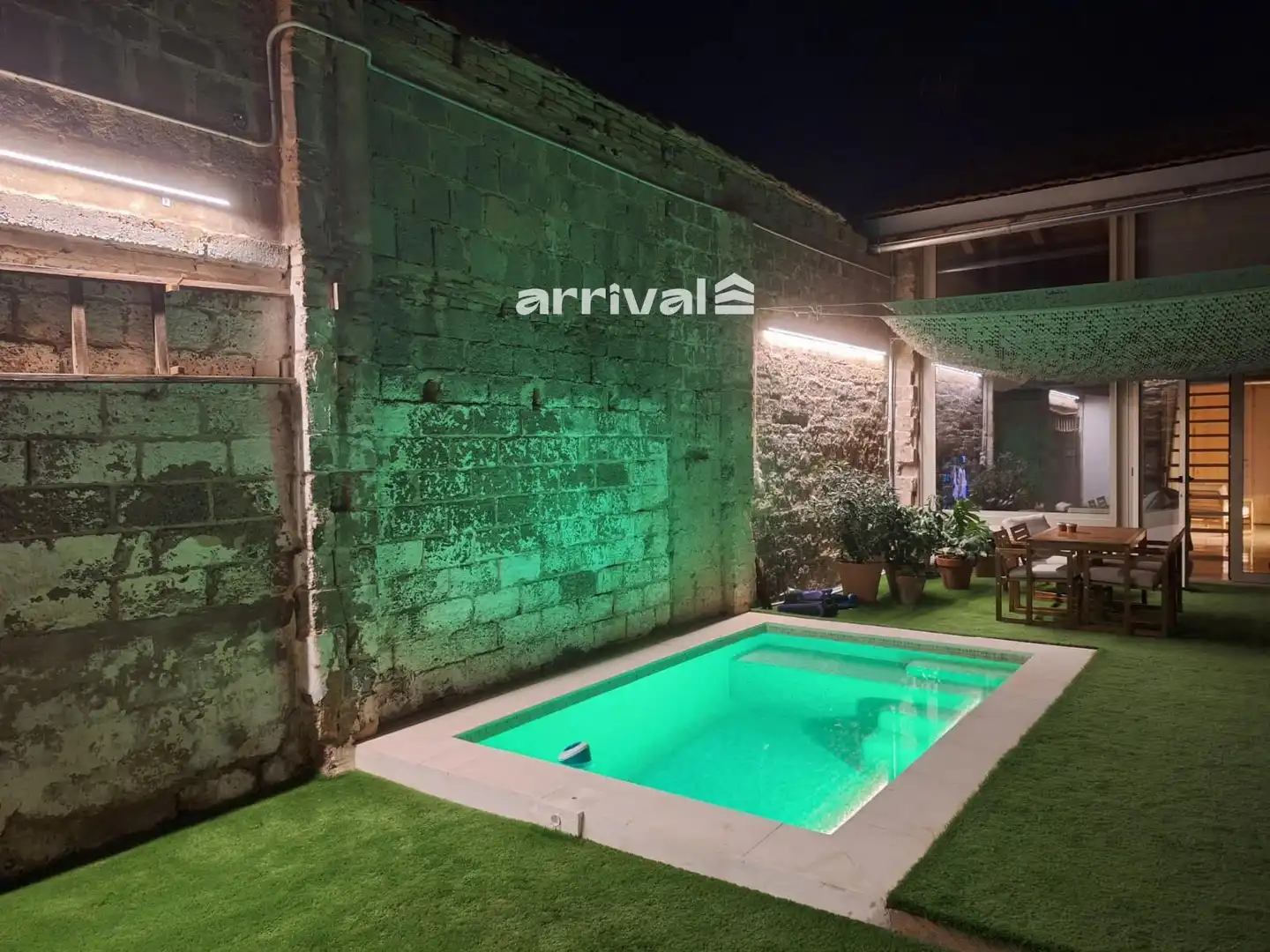 Swimming pool of Houses for sale in Valencia  with Air Conditioner, Heating and Private garden