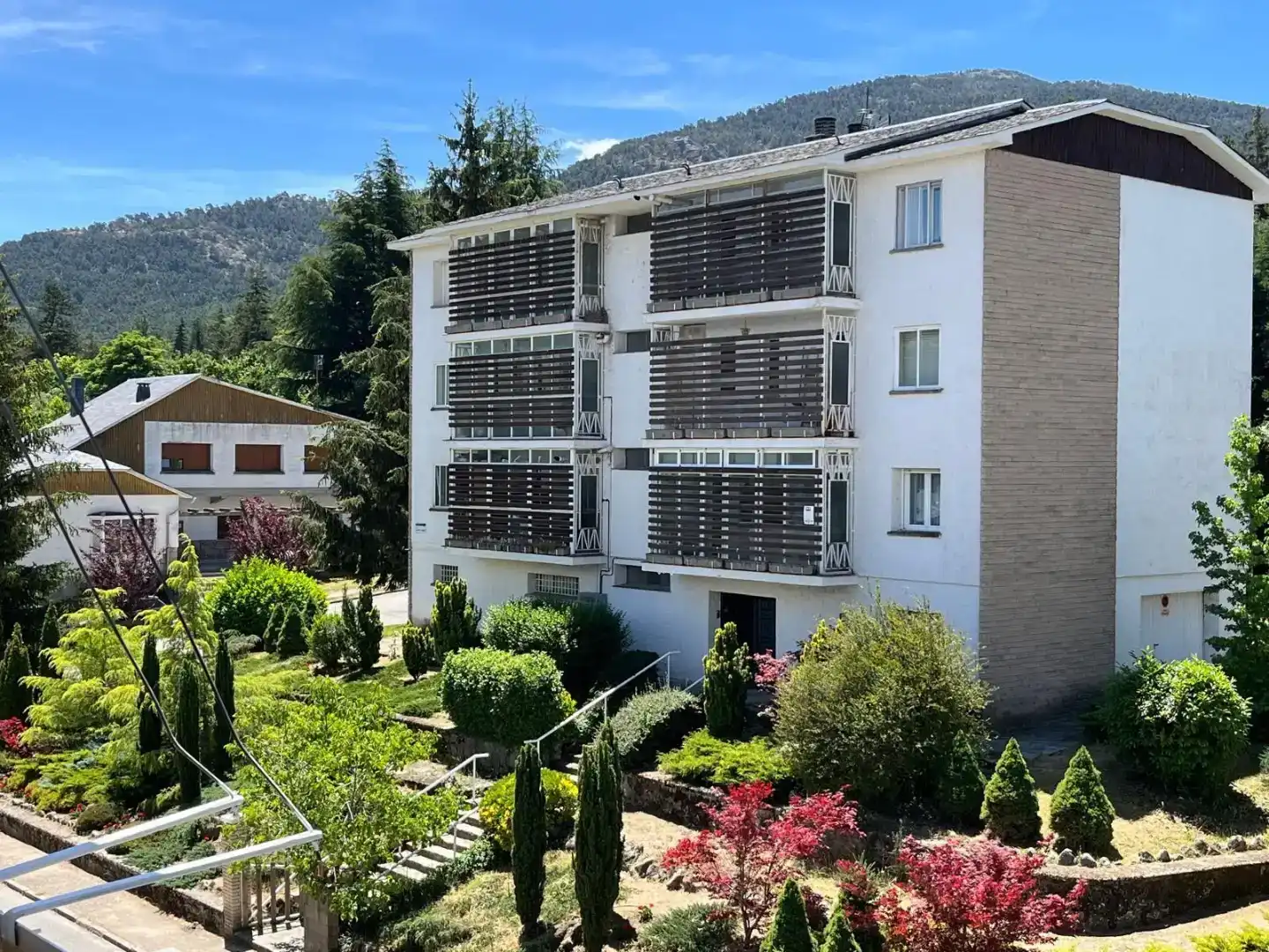 Vista exterior de Piso en venta en El Espinar con Aire acondicionado, Parquet y Piscina