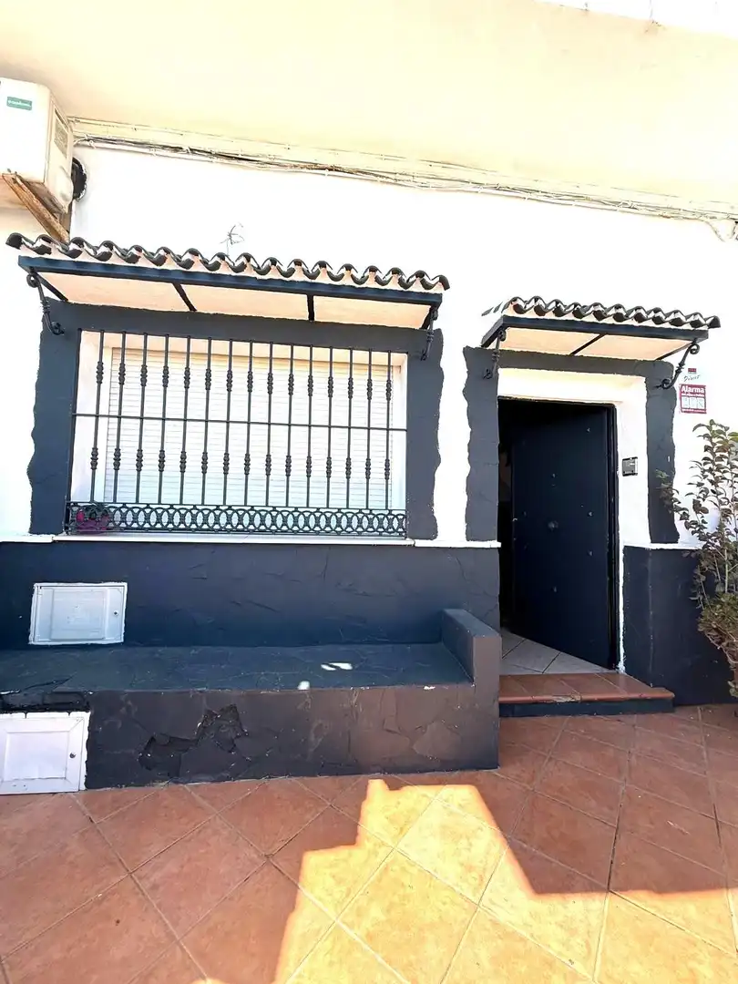 Vista exterior de Casa o xalet en venda en Málaga amb Aire condicionat, Calefacció i Terrassa