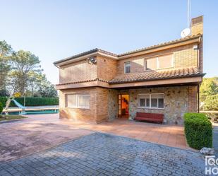 Exterior view of House or chalet for sale in Sant Cugat del Vallès  with Air Conditioner, Heating and Swimming Pool