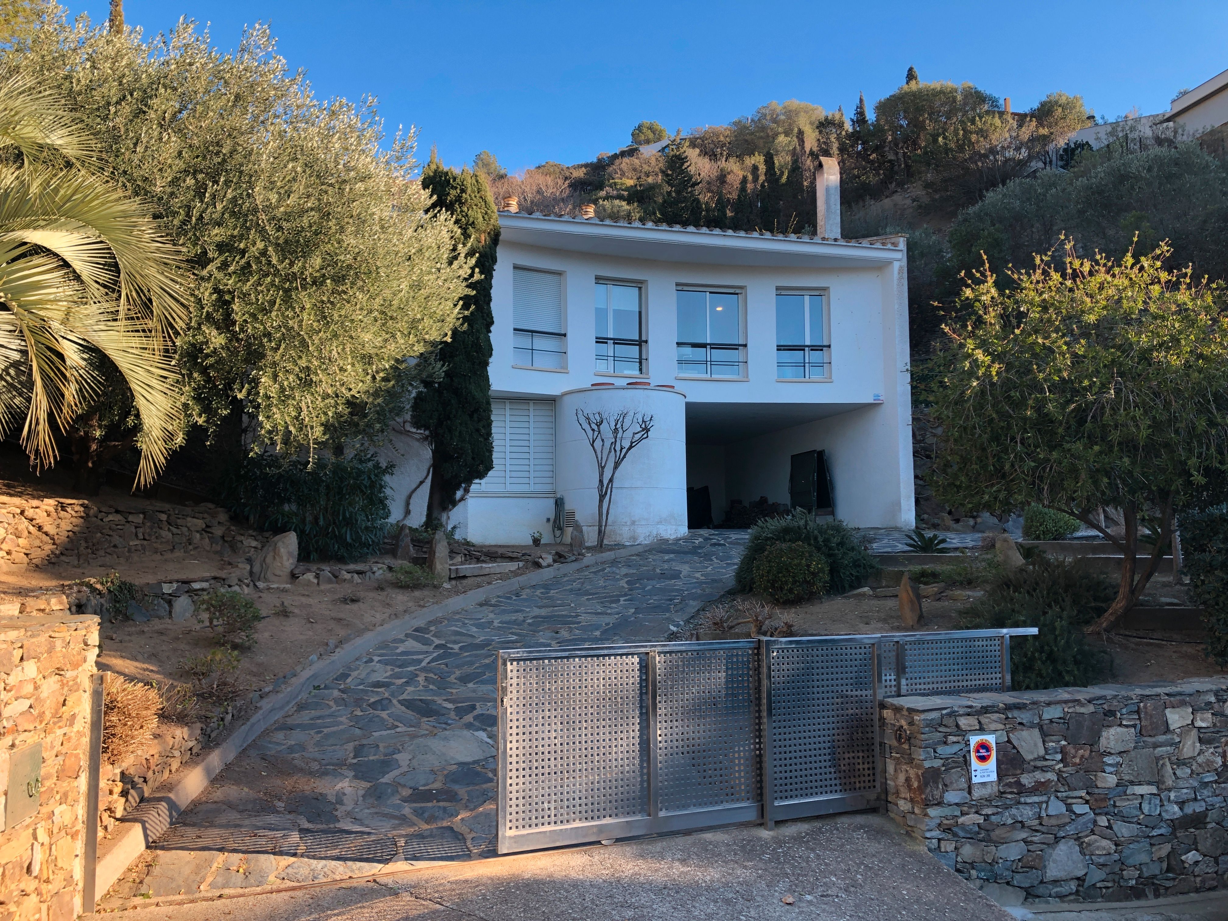 Vista exterior de Casa o xalet en venda en El Port de la Selva amb Calefacció i Jardí privat
