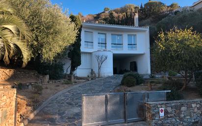 Vista exterior de Casa o xalet en venda en El Port de la Selva amb Jardí privat