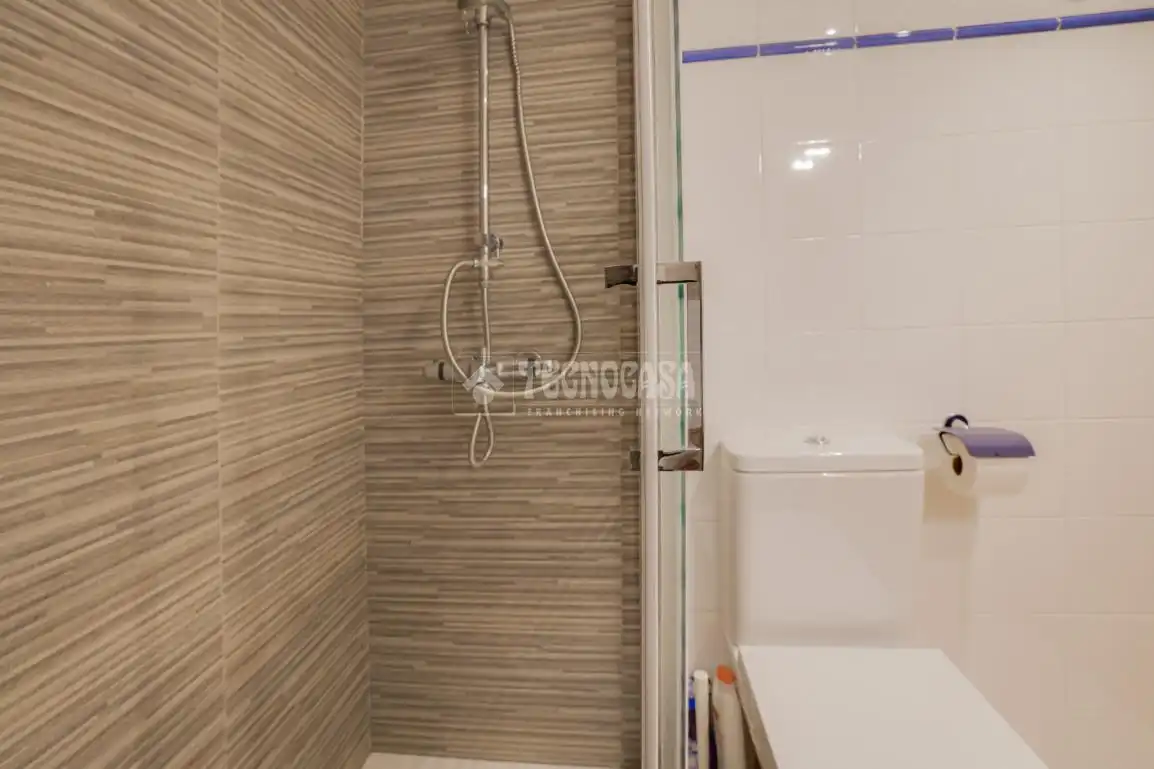 Baño de Piso en venta en Mataró con Aire acondicionado y Calefacción