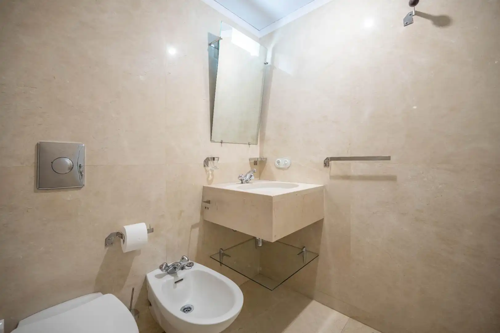 Baño de Piso en venta en Granada con Calefacción, Parquet y Alarma