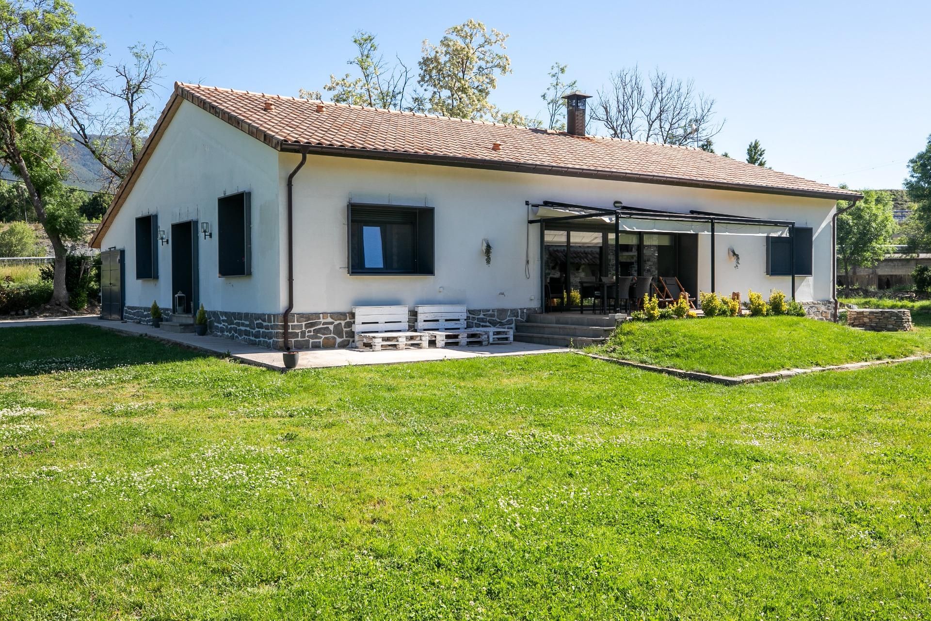 Exterior view of Country house for sale in Jaca  with Heating, Private garden and Parquet flooring