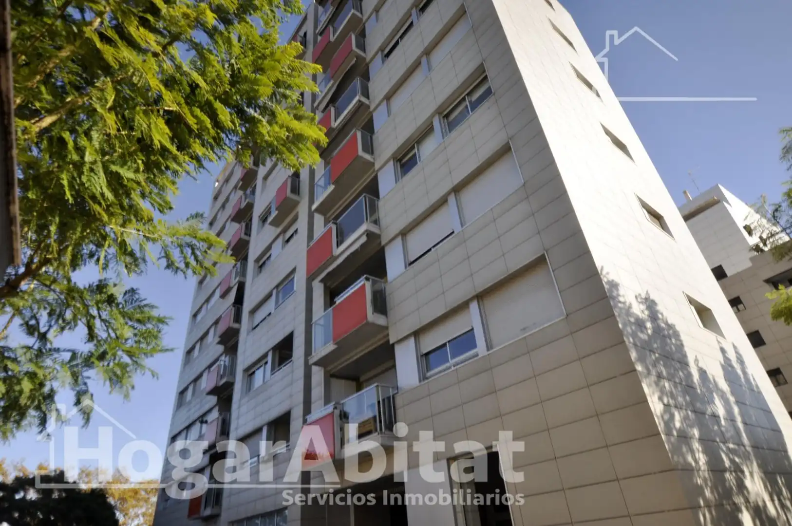 Vista exterior de Pis en venda en Valencia amb Aire condicionat, Moblat i Balcó