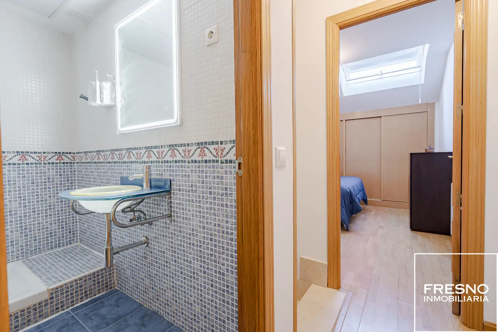 Badezimmer von Maisonette zum Verkauf in Cobeña mit Klimaanlage, Heizung und Parkett