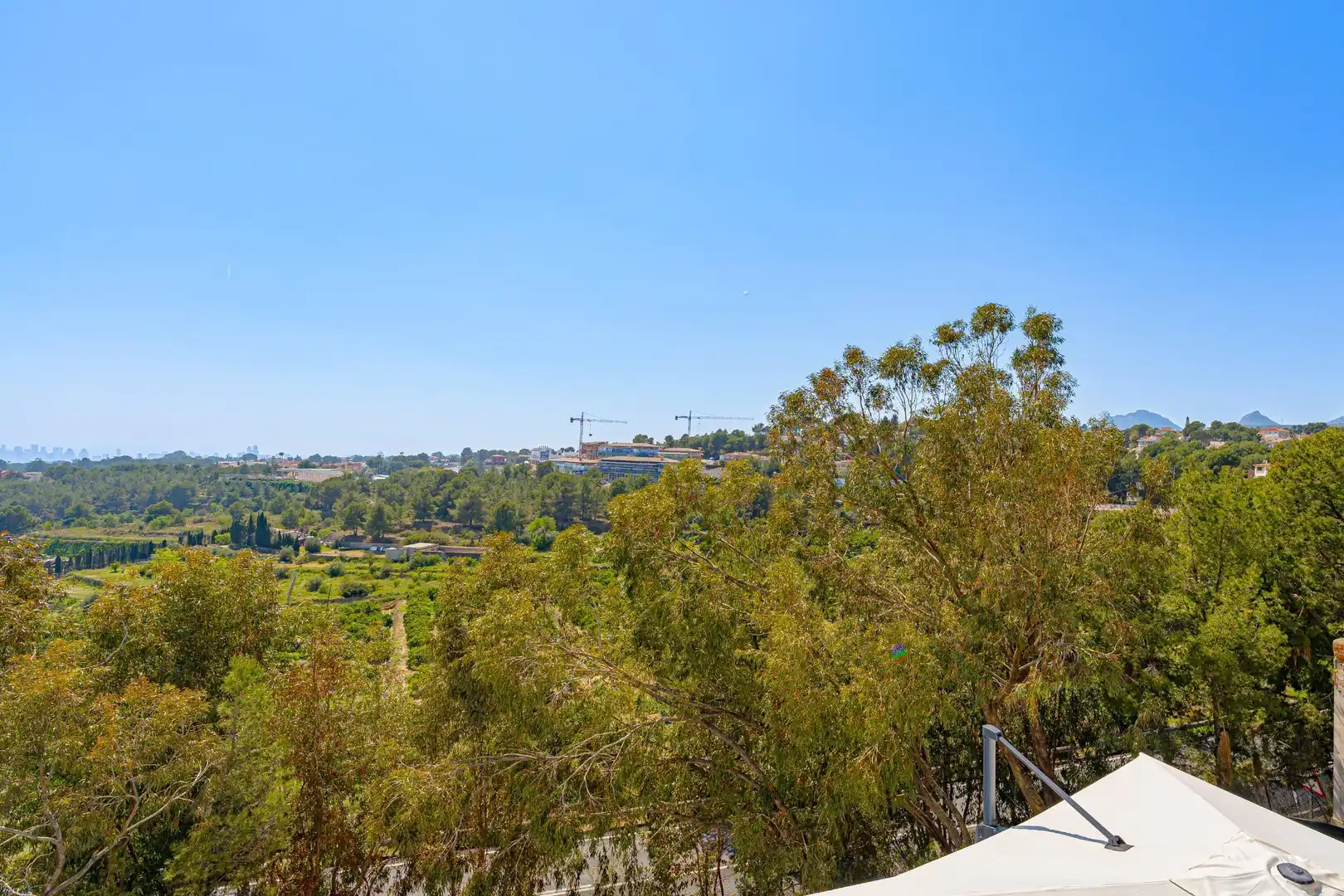 Vista exterior de Casa o chalet en venta en La Nucia con Aire acondicionado, Calefacción y Jardín privado