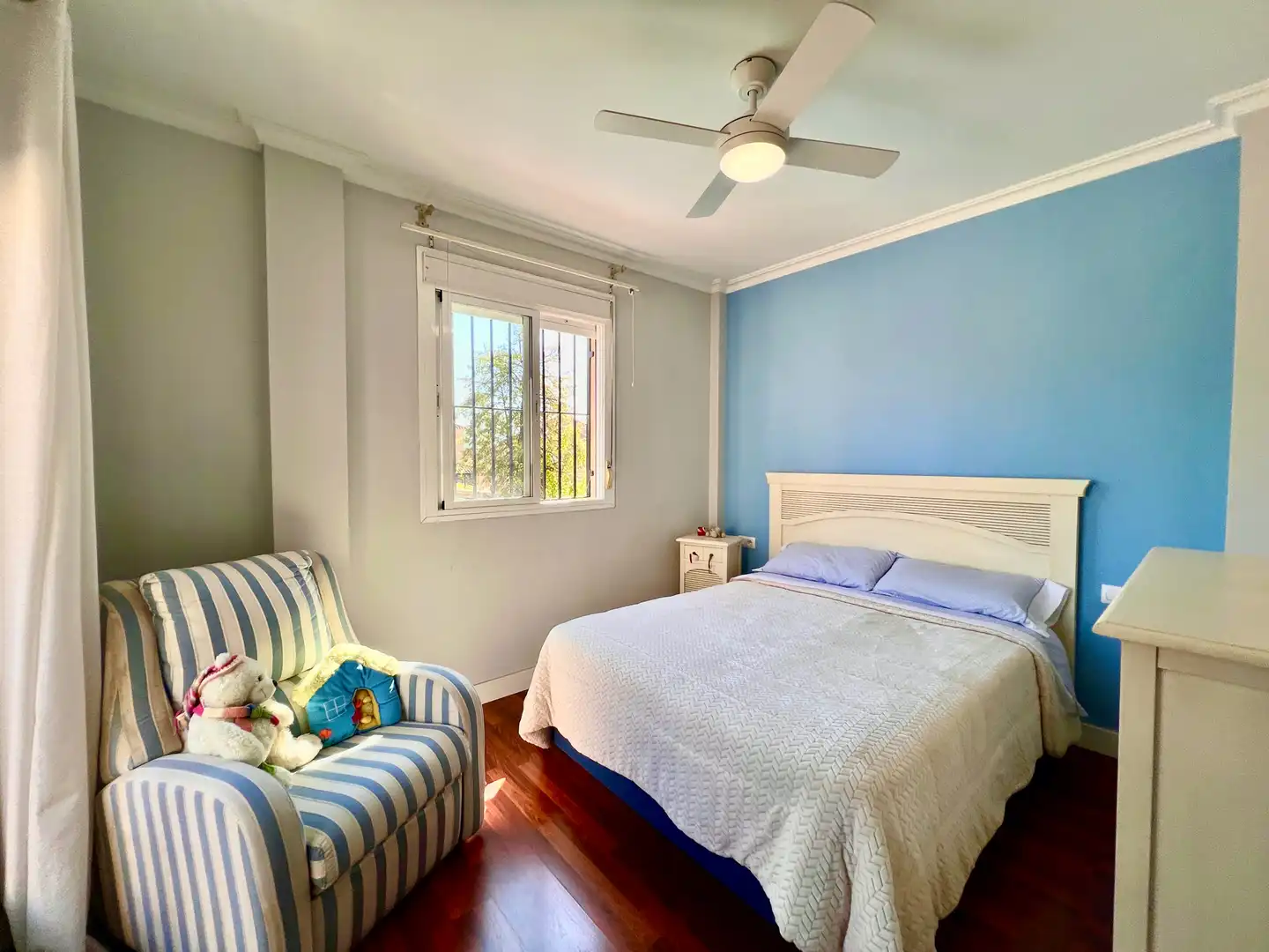 Habitación de Casa o chalet en venta en Espartinas con Aire acondicionado, Jardín privado y Terraza