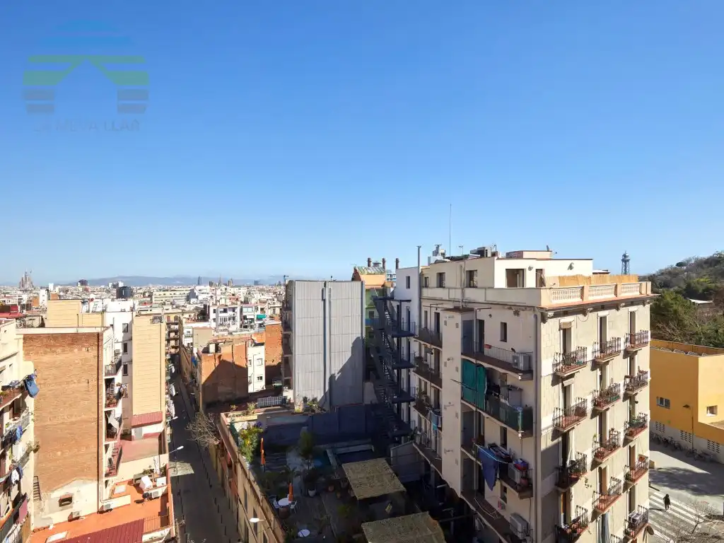 Exterior view of Attic for sale in Barcelona  with Air Conditioner and Terrace
