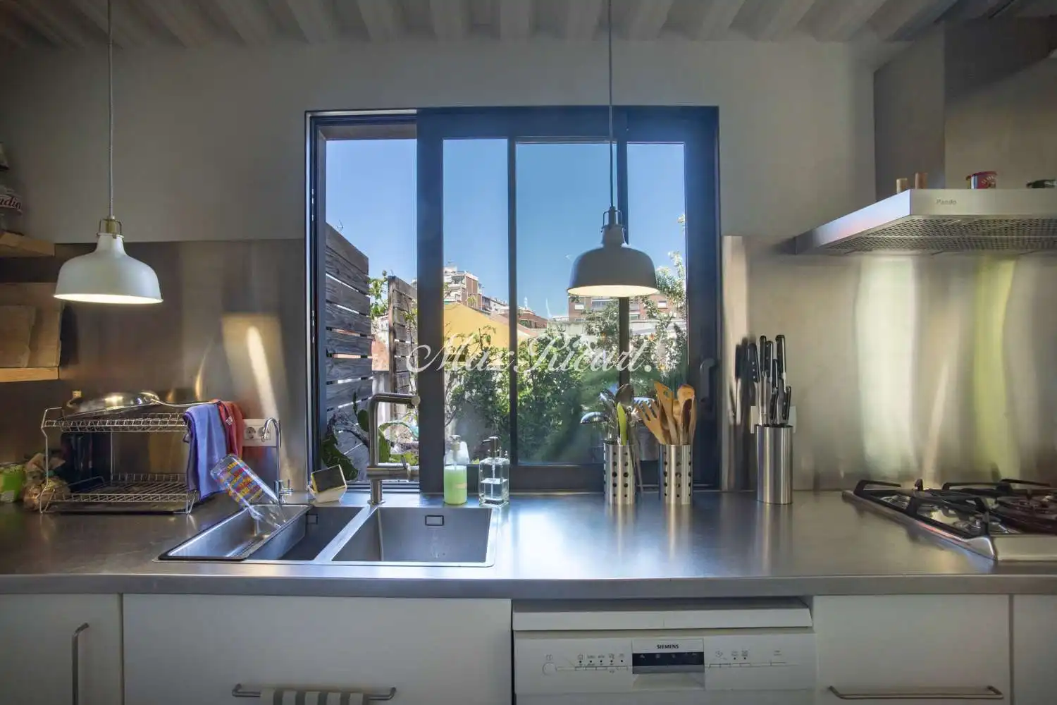 Küche von Büro zur Miete in Barcelona mit Klimaanlage, Heizung und Terrasse