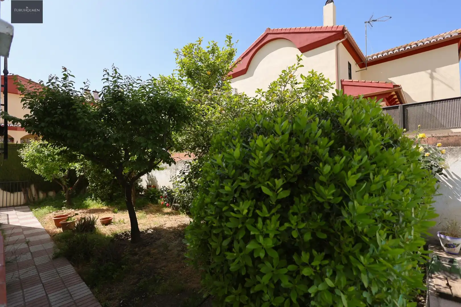 Jardí de Casa o xalet en venda en Las Gabias amb Aire condicionat, Piscina i Balcó