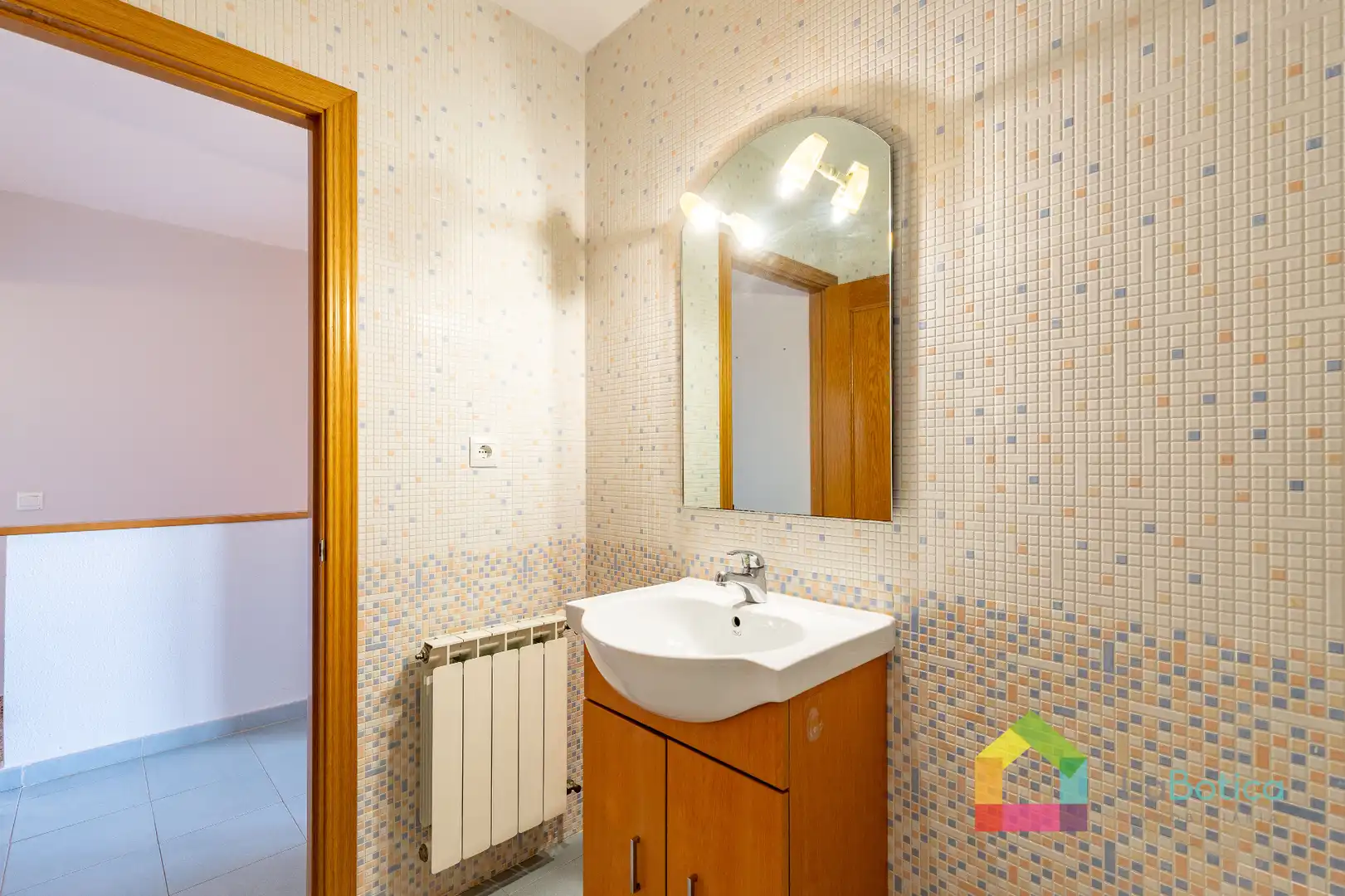 Baño de Casa adosada en venta en Burguillos de Toledo con Calefacción, Jardín privado y Terraza