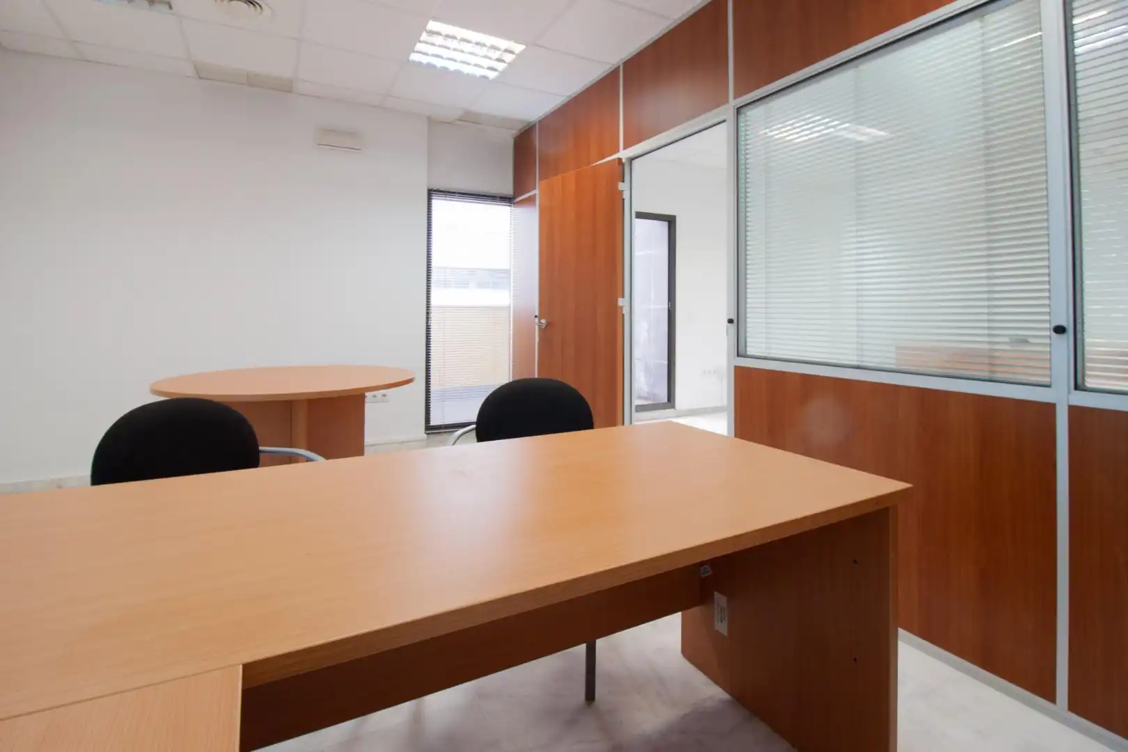 Büro zur Miete in Mairena del Aljarafe mit Klimaanlage und Terrasse