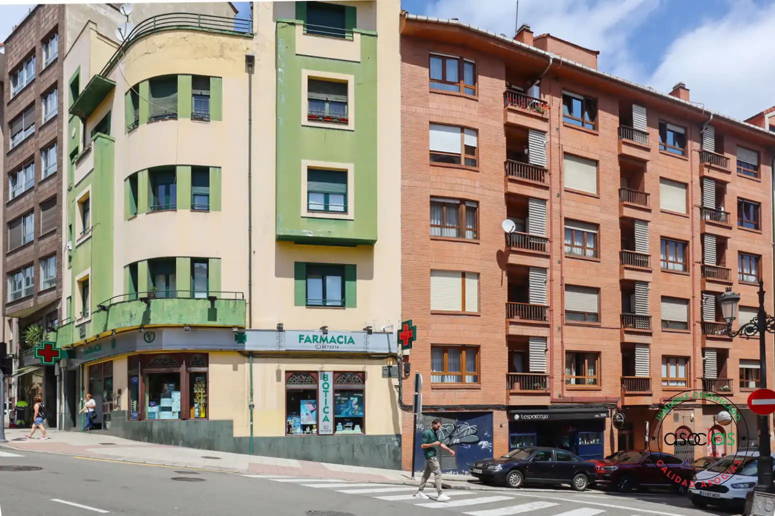 Vista exterior de Piso en venta en Oviedo  con Calefacción, Parquet y Terraza
