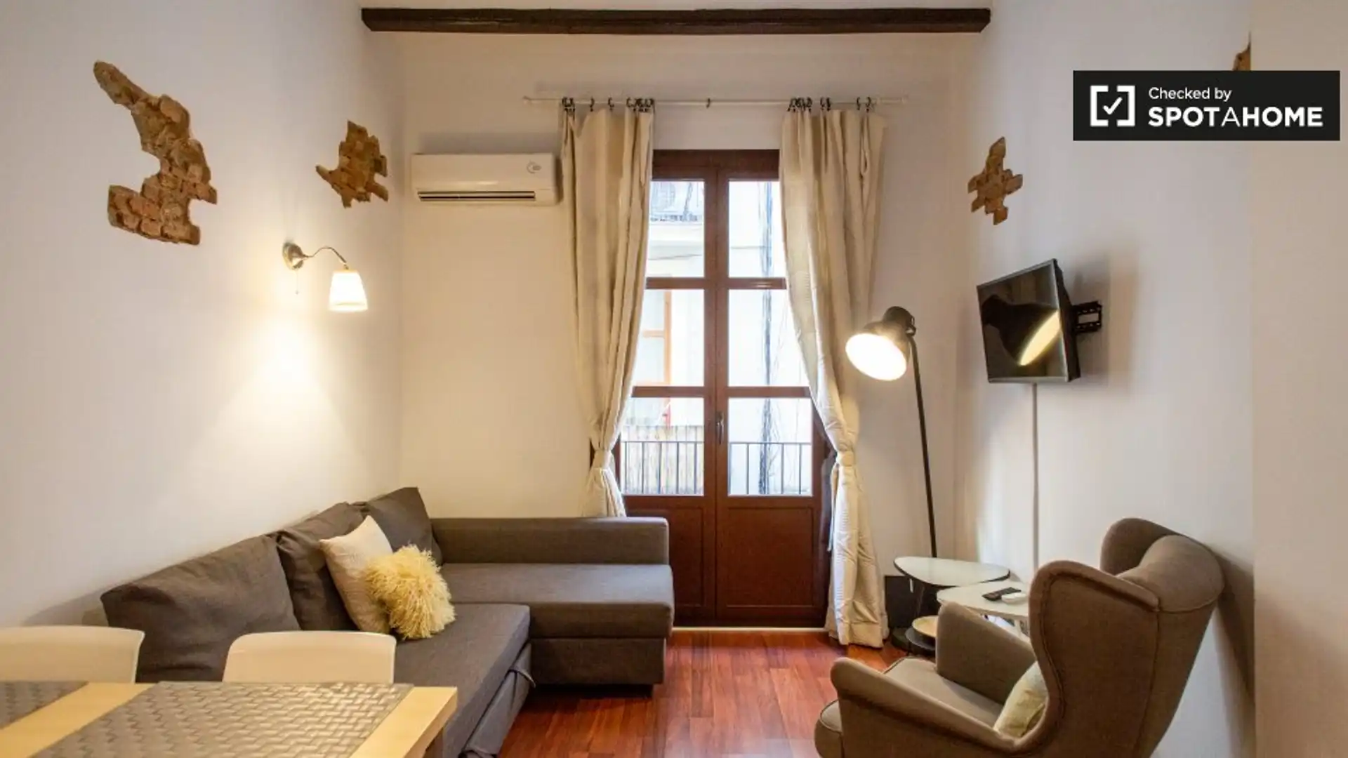 Flat for rent in El Raval