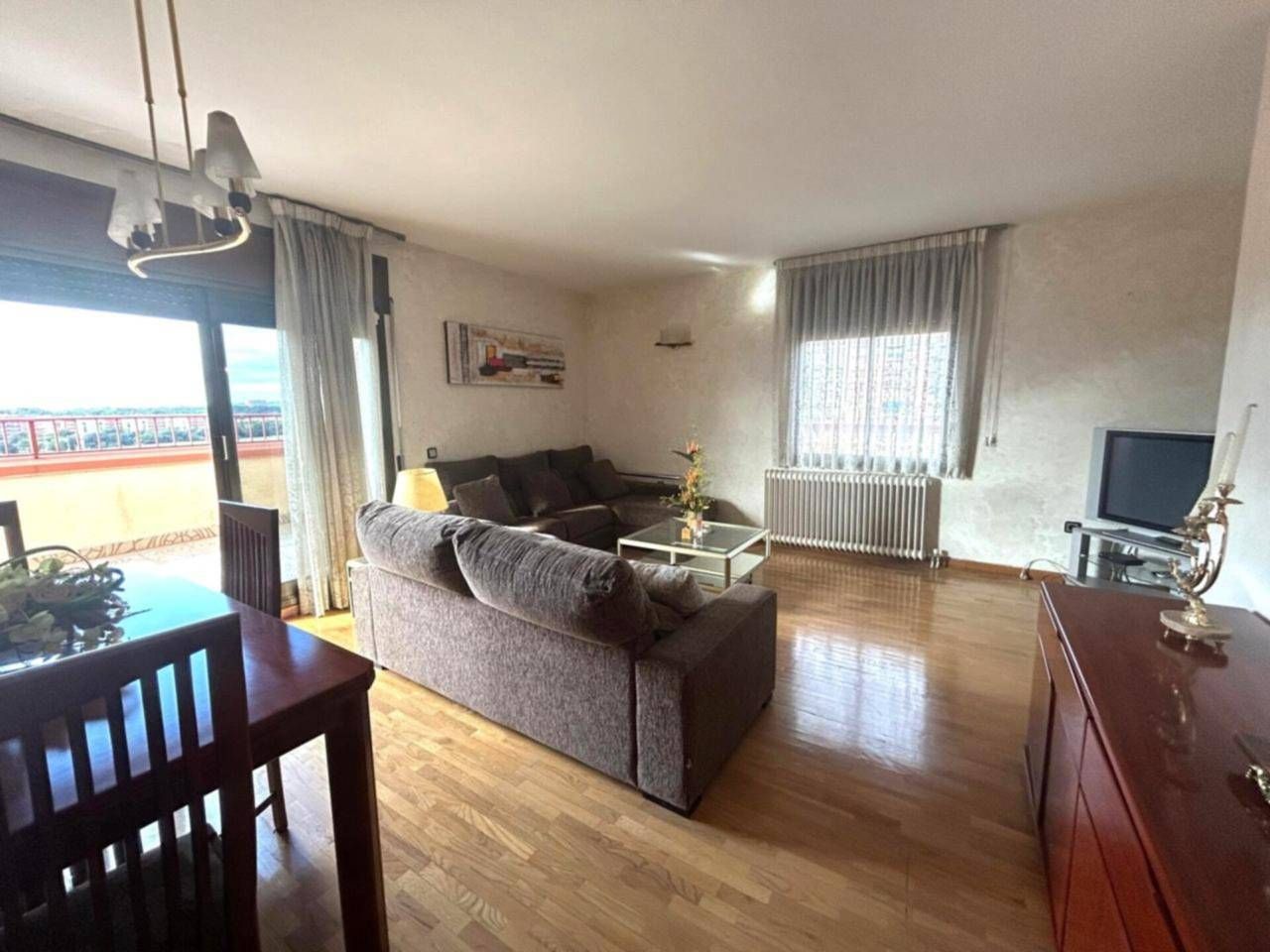 Sala d'estar de Àtic en venda en Sabadell amb Aire condicionat, Calefacció i Parquet