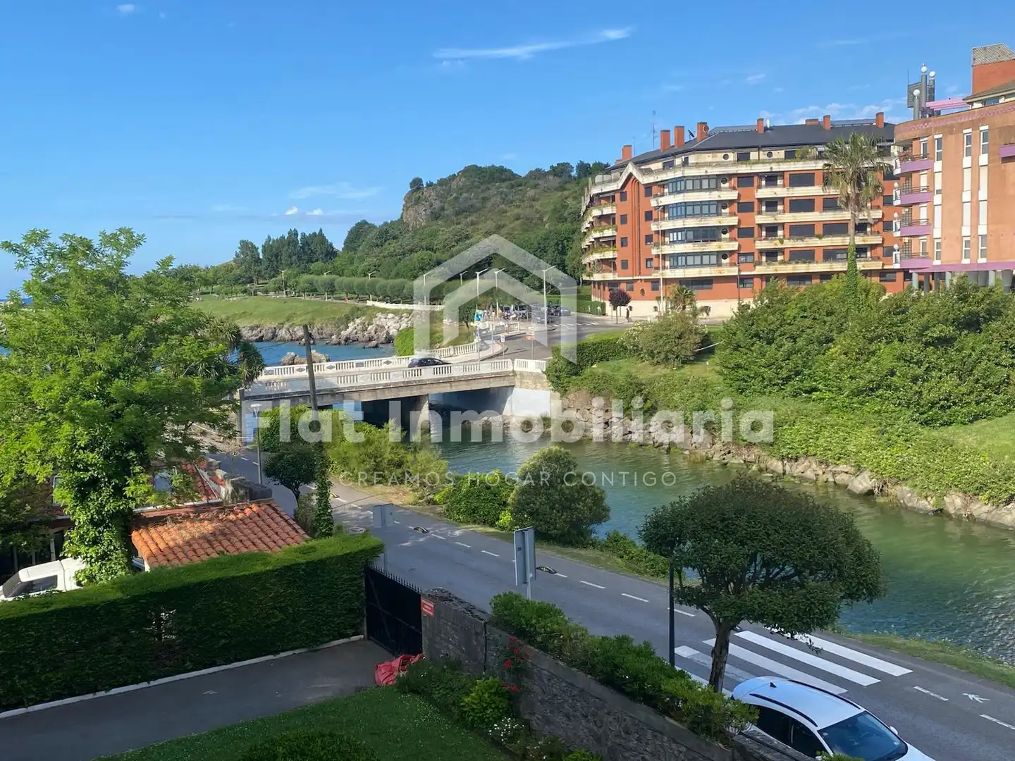 Vista exterior de Piso en venta en Castro-Urdiales con Calefacción, Parquet y Terraza
