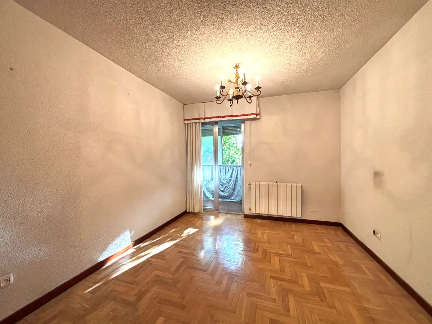 Bedroom of Flat for sale in Madrid  with Heating, Parquet flooring and Terrace
