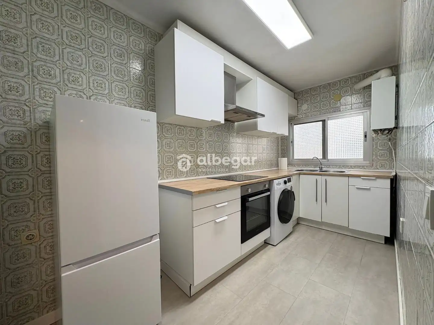 Cuina de Pis de lloguer en Valencia amb Aire condicionat, Parquet i Terrassa