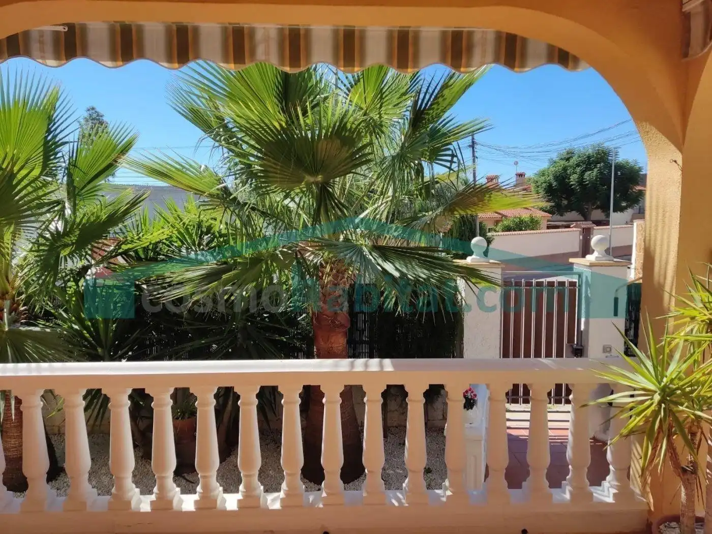 Vista exterior de Casa o xalet de lloguer en Náquera amb Aire condicionat, Jardí privat i Terrassa
