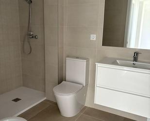Bathroom of Flat to rent in A Coruña Capital   with Air Conditioner, Heating and Storage room