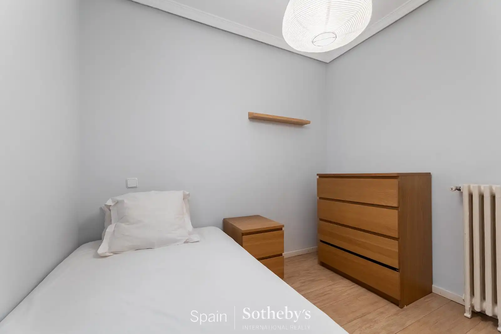 Dormitori de Apartament en venda en Madrid amb Aire condicionat, Calefacció i Terrassa