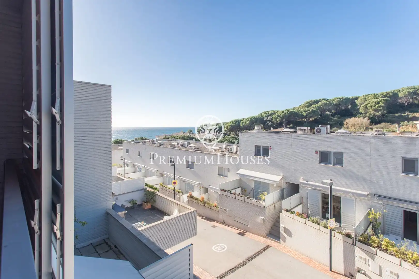 Terrasse von Einfamilien-Reihenhaus zum Verkauf in Sant Pol de Mar mit Klimaanlage, Heizung und Parkett