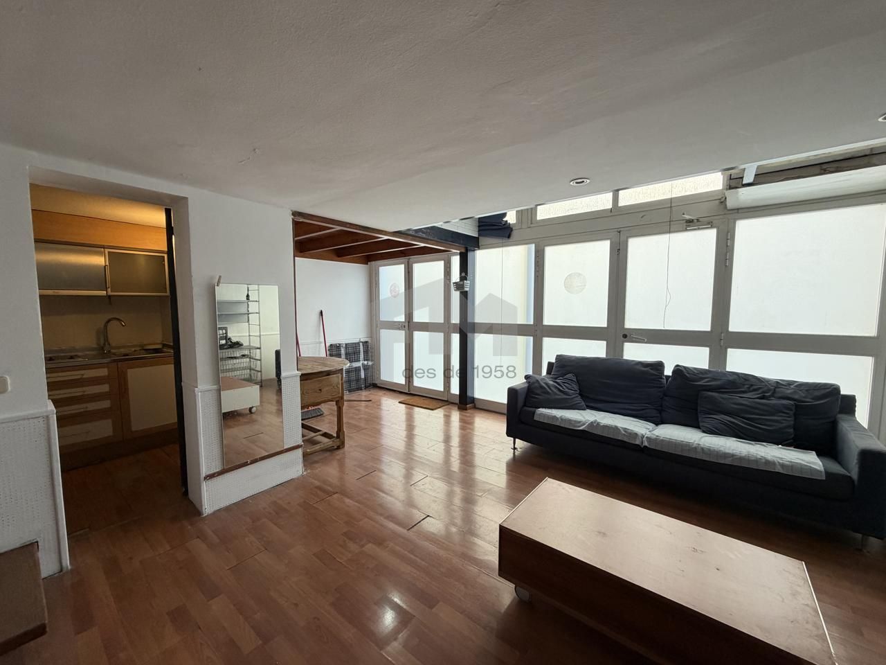 Sala d'estar de Estudi en venda en  Barcelona Capital amb Aire condicionat