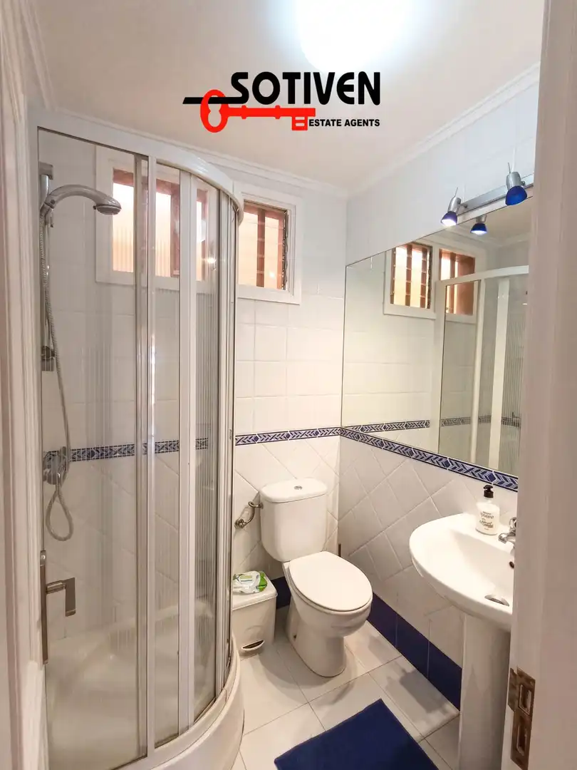 Bany de Apartament de lloguer en Adeje amb Terrassa i Piscina comunitària