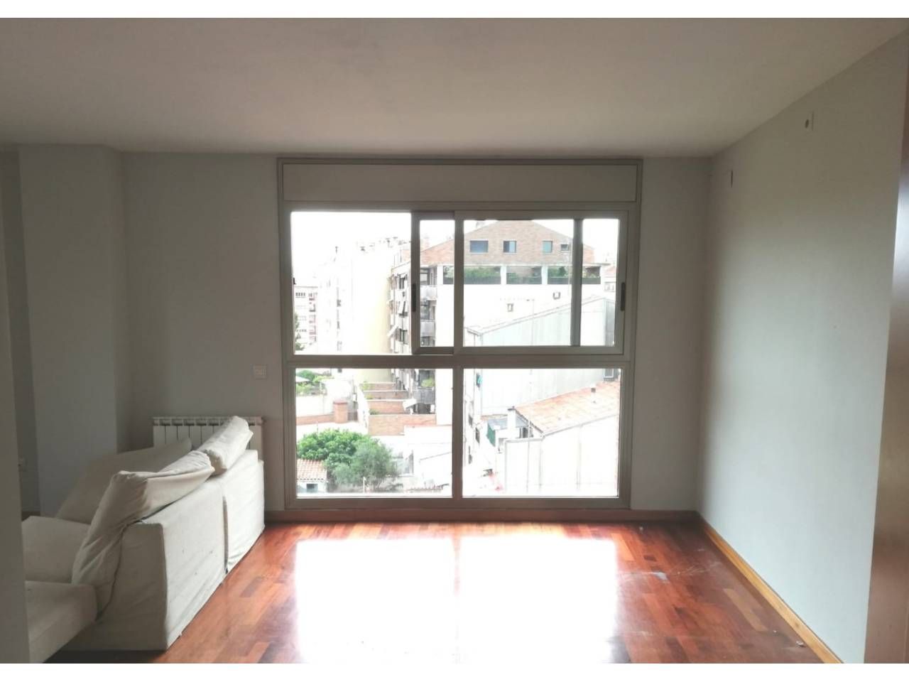 Dormitori de Pis de lloguer en Manresa amb Calefacció, Parquet i Terrassa