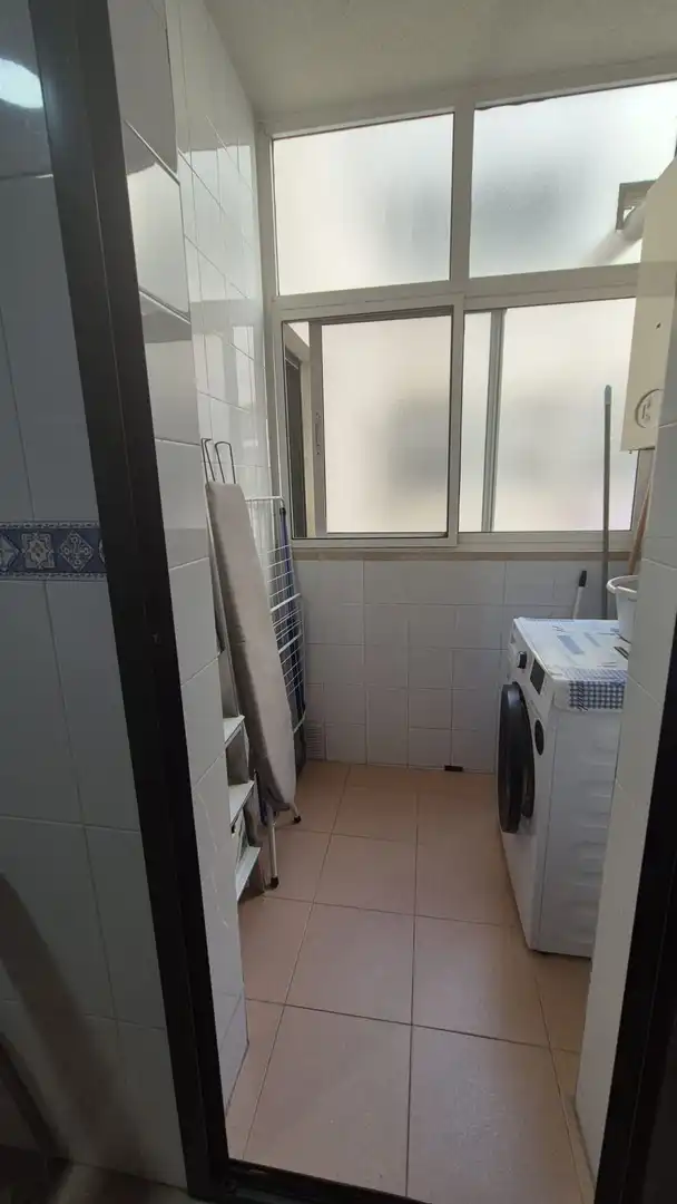 Badezimmer von Wohnung zur Miete in Badajoz mit Klimaanlage, Heizung und Terrasse
