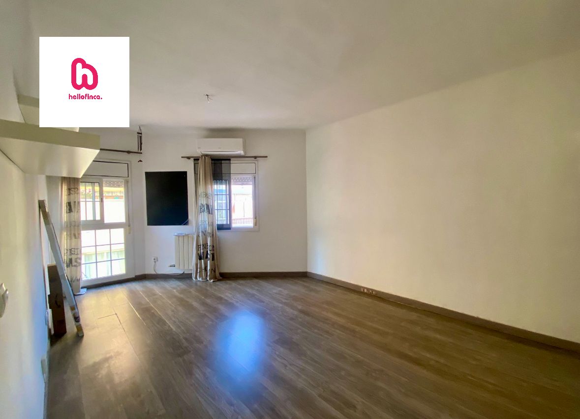 Living room of Flat for sale in Badalona  with Air Conditioner and Heating