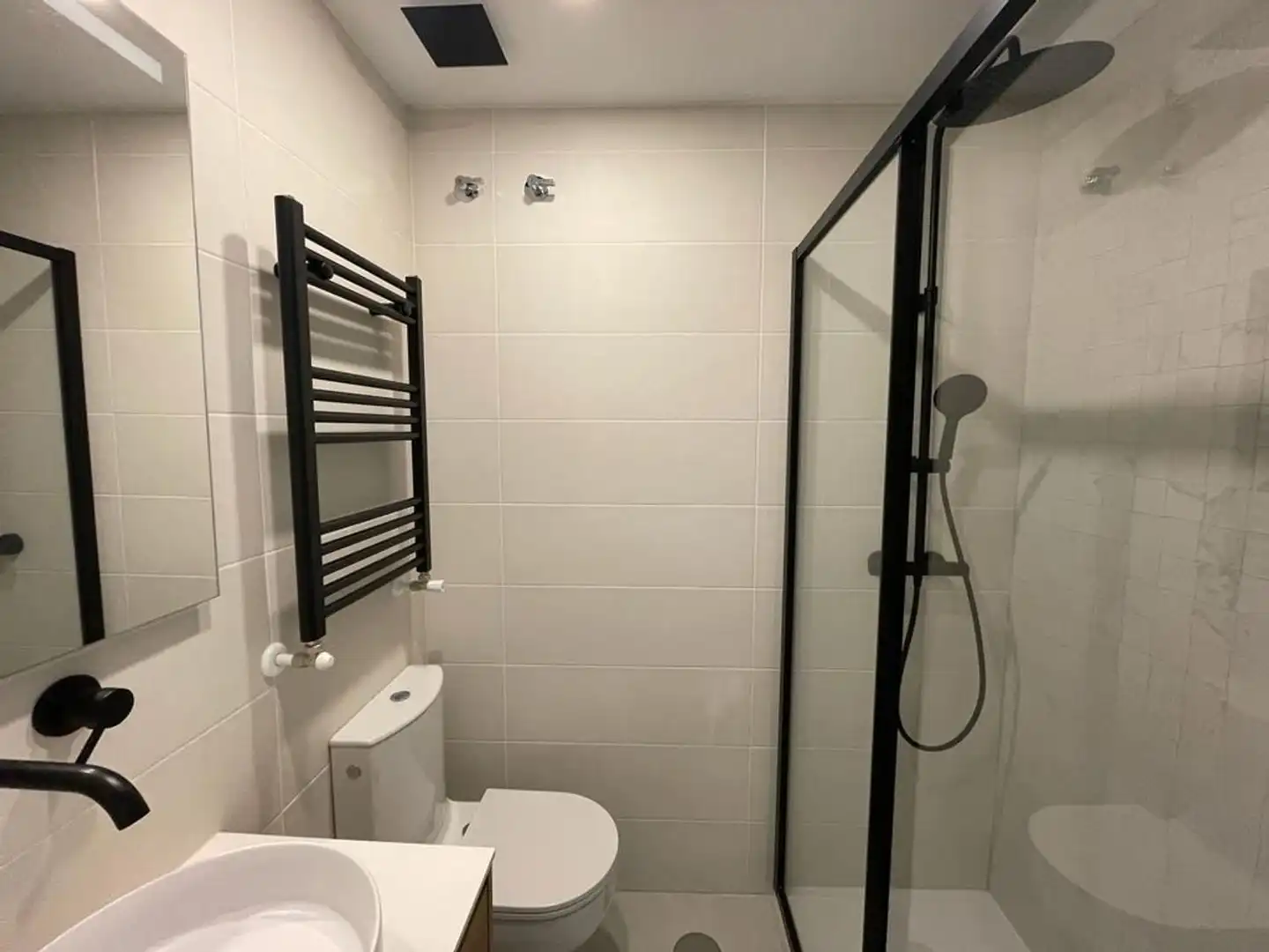 Baño de Piso de alquiler en Madrid con Aire acondicionado, Calefacción y Terraza